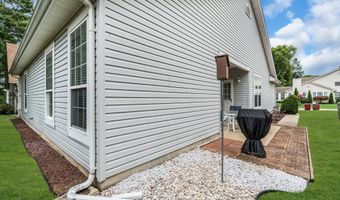 90 Sandpiper Dr, Bayville, NJ 08721