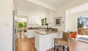 1105 Ivy Ln, Ashland, OR 97520