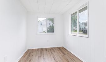 105 W Benton, Andrew, IA 52030