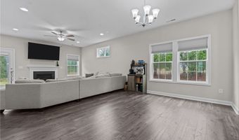1340 Whitney Dr, Aberdeen, NC 28315