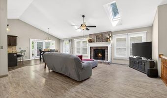 1414 Carriage Bridge Trl, Ballwin, MO 63021