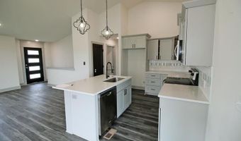 8641 E Cherrywood Ct, Bel Aire, KS 67226