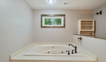 4 Almenara Ln, Hot Springs Village, AR 71909