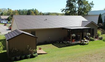 811 Thomas Dr, Angola, IN 46703