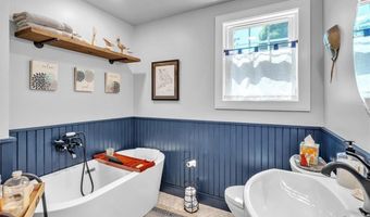 1 Fried Ave, Bristol, RI 02809