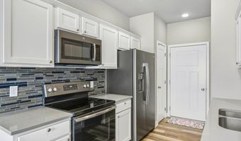 2812 NW Lois Ln, Ankeny, IA 50023