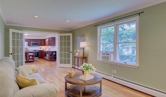 31 Edgewater Rd, Narragansett, RI 02882