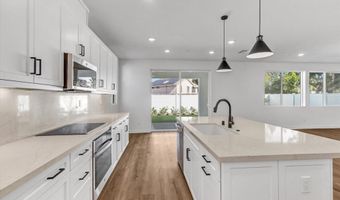 7636 Acama St, San Diego, CA 92126