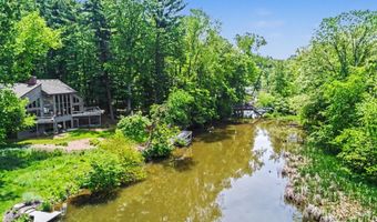 1843 Timber Trail Dr SE, Ada, MI 49301