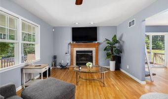 35 Provident Pl, Coventry, RI 02816