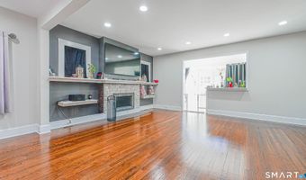 1210 Laurel Ave, Bridgeport, CT 06604
