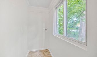 4520 MIDDLETON Ln, Bethesda, MD 20814