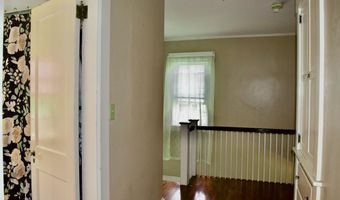 99 S Main St, Acushnet, MA 02743