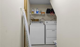 157 Harrison Ave 15, Newport, RI 02840