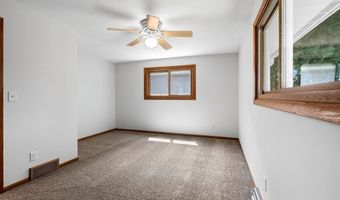 2407 S CLOVER Ln, Appleton, WI 54915