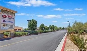 19128 Cedar Dr, Apple Valley, CA 92308
