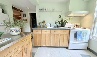 137 Main St, Chester, CT 06412