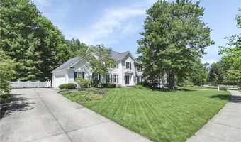 705 Lake Trl, Aurora, OH 44202