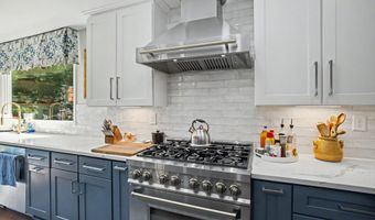 121 Peacock Rd, Barnesville, GA 30204