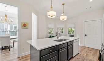 7 Holbrook Dr, Beaufort, SC 29902