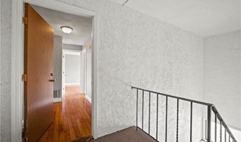 196 Old River Rd 5F, Lincoln, RI 02865