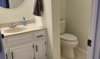 27 Crows Nest Ln 14B, Danbury, CT 06810