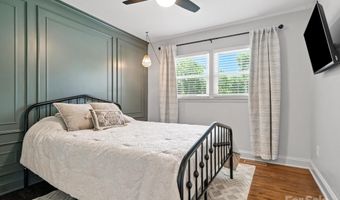 3839 Woodleaf Rd, Charlotte, NC 28205