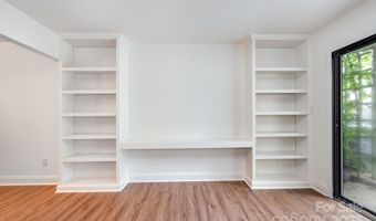 3709 Willow Point Dr, Charlotte, NC 28277