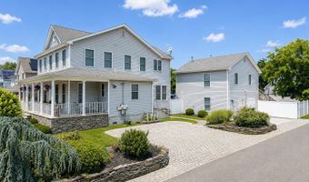 71 Compton St, Belford, NJ 07718