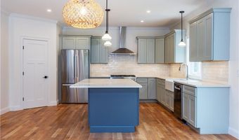 44 Saddlebrook Dr, Warwick, RI 02818