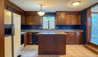 60 White Fox Rd, Agawam, MA 01030