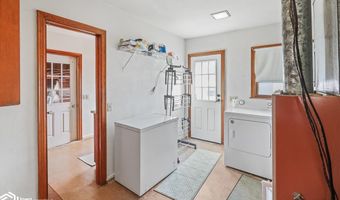 320 S 2Nd St, Albia, IA 52531