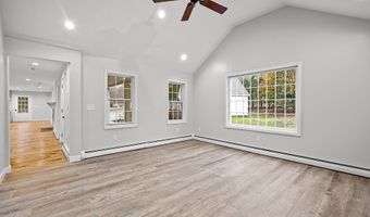 853 Oxford St S, Auburn, MA 01501
