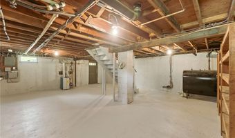 82 Barton Ave, Warwick, RI 02889