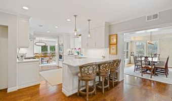 594 Hilltop Ln, Berkeley Lake, GA 30096