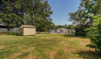 30 W College St, Aurora, MO 65605