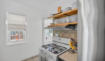 936 28th St, Des Moines, IA 50312