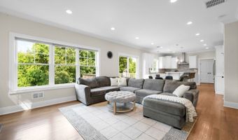 8 A Mason Ave, Bayonne, NJ 07035