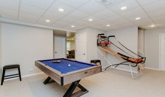 3 BLACKWOLF Ct, Algonquin, IL 60102