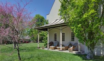 14 Leroy Ave, Newport, RI 02840