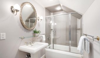 64 Sterling Pl, Bow, NH 03304