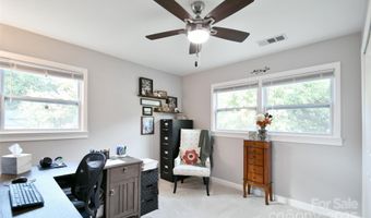 4014 Larkspur Ln, Charlotte, NC 28205