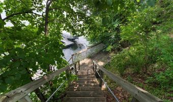 1308 Geneva Dr, Alexandria, MN 56308