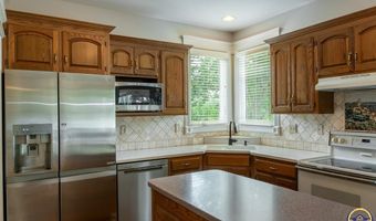 6425 SW South Pointe Dr, Auburn, KS 66402
