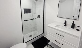 5427 DAWES Ave, Alexandria, VA 22311