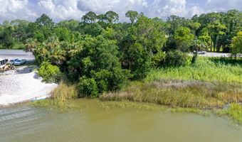 590 Hwy 98, Apalachicola, FL 32320