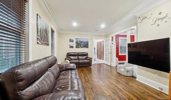 18 Carlisle St, Bergenfield, NJ 07621