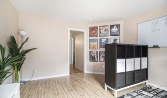 2221 S Huron Pkwy 2, Ann Arbor, MI 48104