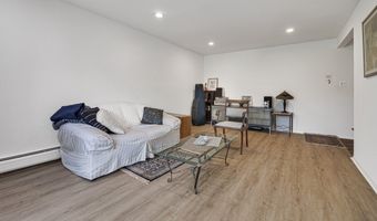 2604 N Windsor Dr 207, Arlington Heights, IL 60004