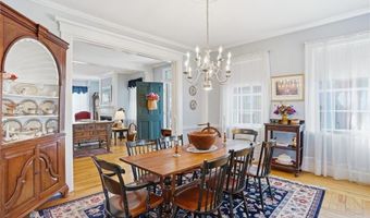 693 Hope St, Bristol, RI 02809